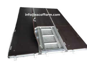 Planche d'échafaudage en aluminium de conception moderne avec dessus en bois et échelle attachée pour des chantiers de construction - Product Image 2