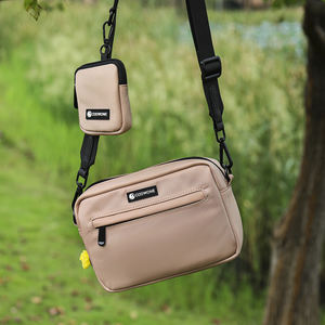 Conjunto de bolsa de paseo para perros con bandolera de nailon personalizado, conjunto de arnés para perros de diseñador, correa de <span class=keywords><strong>Collar</strong></span> para mascotas, suministros de entrenamiento, accesorios para perros - Product Image 1