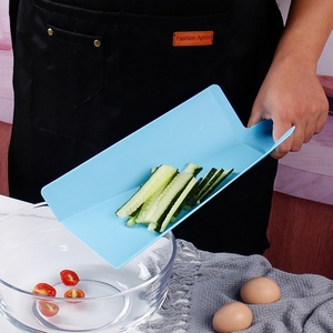 Planche à découper pliable multifonction en plastique, antidérapante, en plastique de paille, avec poignée facile à saisir - Product Image 4