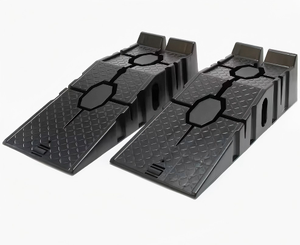 <span class=keywords><strong>Rampe</strong></span> de service automobile en plastique OEM personnalisable, rampes de levage pour voitures avec surface rainurée profonde pour un placement stable des pneus - Product Image 1