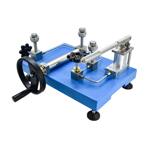 Bomba de Calibración Neumática de Escritorio con Manómetro Digital de 100 Bares y Vacío para Pruebas de Laboratorio, 1 Año de Garantía - Product Image 1