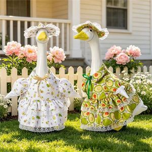 Nuevo Conjunto de Gansos Decorativos de 23 Pulgadas, Estilo Pastoral y Adorable, Verde Aguacate, de Poliéster, con Temática de Frutas, para el Día de San Valentín, para Todas las Estaciones - Product Image 1