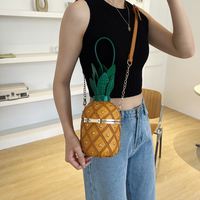Trendy gepersonaliseerde PU leren emmertashandtas voor dames, 2026, met ketting, crossbody tas, nieuw ananasvormig handtasje