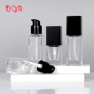 Flacon carré en verre Sleek-Pure 20 ml, couleur personnalisée + gaufrage pour huile aromatique de géranium - Product Image 1