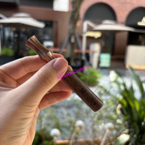 Dispositivo de Aire con Sabor Personalizado para Dejar las Malas Costumbres, Barril de Madera de Arce y Boquilla de Acero Inoxidable - Product Image 1