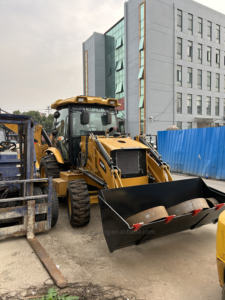 Gebraucht Original Japan Cat 420F Baggerlader mit hoher Qualität zu verkaufen - Product Image 3