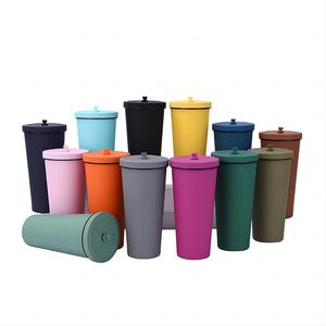 Gobelet isotherme réutilisable à double paroi sous vide pour le voyage, avec paille et couvercle en silicone - Product Image 1