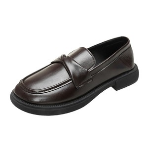 Nouvelle Arrivée Chaussures Plates en Cuir Style Britannique à Chaîne Grande Taille pour Femmes Automne à Enfiler Talon Bas - Product Image 5