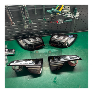Fanali Posteriori a <span class=keywords><strong>LED</strong></span> Personalizzati per <span class=keywords><strong>Audi</strong></span> <span class=keywords><strong>A4</strong></span> S4 B9.5, Stile Nero Venom Trasparente, Assemblaggio Plug and Play 2020-2024 - Product Image 1