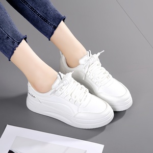 Chaussures souples blanches respirantes pour femme, nouvelle conception en maille fine, polyvalentes, décontractées, à semelle épaisse, pour étudiantes, sport et course à pied - Product Image 5