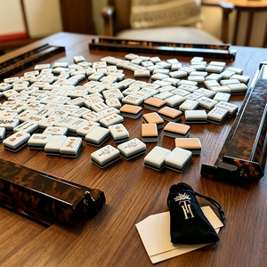 Jeu de Mahjong Américain Personnalisé en Acrylique Rose et Blanc Lotus, 160 Tuiles, 4 Couches, Illustration Sur Mesure, Vente Directe Usine - Product Image 1