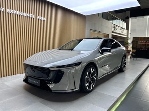 Vehículo de Nueva Energí<span class=keywords><strong>a</strong></span> <span class=keywords><strong>M</strong></span>ás Vendido Mazda EZ60 con 600 km de Autonomí<span class=keywords><strong>a</strong></span>, SUV de 5 Puertas y 5 Asientos, Volante <span class=keywords><strong>a</strong></span> la Izquierda, 2026 Changan Mazda EZ-60 - Product Image 1