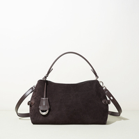 Tas Selempang Kulit Sapi Asli Minimalis Berlapis Suede Retro untuk Wanita dengan Magnet, Tas Tangan Serbaguna untuk Sehari-hari