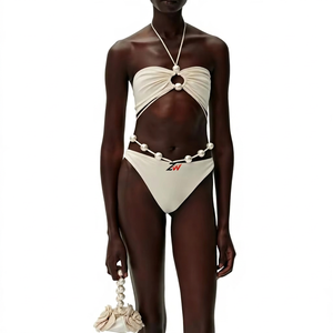 Maillot de bain bikini gothique Y2K vintage pour femme, à col licou, avec rivets croisés, motif lettres, liens latéraux à nouer, bretelles imprimées florales - Product Image 1
