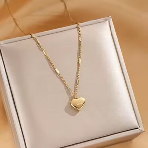 Nouveaux Colliers Pendentifs Cœur en Acier Inoxydable Unisexe Couleur Or/Argent Chaîne Ondulée Tendance Mode Fête Festival - Product Image 6