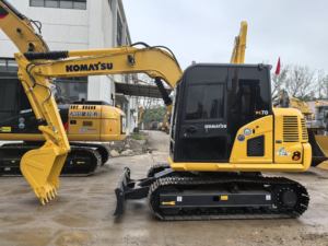 Excavatrice hydraulique sur chenilles Komatsu PC70-8 d'occasion, modèle 2024, 6,5 tonnes, composants essentiels du moteur, godet de 0,32 m, puissance de 48,5 kW, testée - Product Image 2