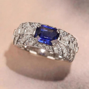 Anello classico da donna con design a doppia punta di colore blu - Product Image 2