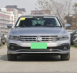 Phideon Auto Usado SAIC 380TSI Edición Premium Sedán 4 Puertas 5 Plazas Caja de Cambios Automática R18 Volante a la Izquierda Cuero Techo Panorámico - Product Image 1