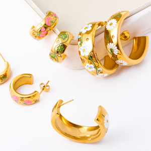 Anting-anting mode bentuk C mawar motif bunga lukisan tangan desain baru tren <span class=keywords><strong>2026</strong></span> perhiasan telinga desainer unik Niche dan bergaya - Product Image 3