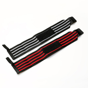 Muñequeras Elásticas Ajustables de Alta Resistencia para Gimnasio con Soporte para Pulgar, Ideales para Levantamiento de Pesas y Press de Banca (Par) - Product Image 4