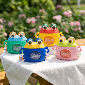 Nuovo Zainetto per Bambini con Simpatico Design a Granchio, Doppio Portabicchieri, Coperchio Pop-up e Cannuccia, Sicuro per Alimenti e Lavabile in Lavastoviglie - Product Image 3