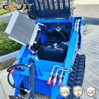 Mini-chargeuse compacte prête à l'emploi avec plusieurs accessoires compatibles pour la préparation des terres agricoles et les travaux de terrassement en pépinière