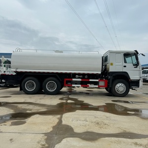 Camion citerne à eau diesel Howo de 20 tonnes 6x4 Camion à eau potable de 5000 gallons Grand camion de nettoyage routier de 20 000 litres - Product Image 4