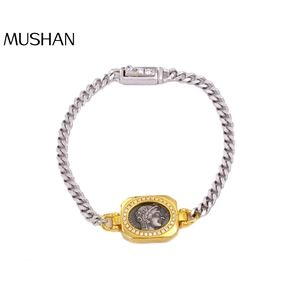 Nuovo Bracciale <span class=keywords><strong>della</strong></span> Dea <span class=keywords><strong>della</strong></span> <span class=keywords><strong>Fortuna</strong></span> dell'Antica Roma <span class=keywords><strong>della</strong></span> Fabbrica di Gioielli MuShan, Catena Cubana Retrò con Monete d'Argento - Product Image 1