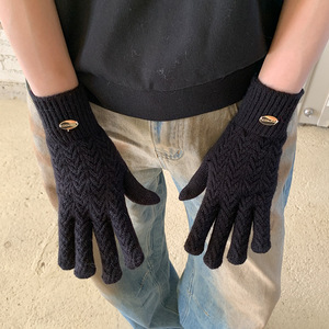 Vente en gros de gants tricotés à petites boucles dorées à motif vintage, cyclisme à écran tactile chaud et résistant au froid - Product Image 6
