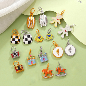 Colgante de Caballo Balancín Estilo Castillo Europeo de Acero Inoxidable, Accesorios de Joyería DIY, Regalo Unisex, Dijes con Patrón de Dibujos Animados - Product Image 1