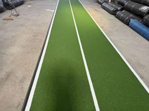 Pistes d'athlétisme Pro Series Astro Track blanches 2m x 12m 2m x 10m 1,5m x 10m - Product Image 3