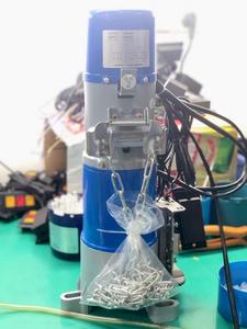 Vente directe usine en gros Moteurs AC-300KG pour portes de <span class=keywords><strong>volet</strong></span> <span class=keywords><strong>roulant</strong></span> en stock Design moderne Machine d'ouverture de porte de garage - Product Image 1