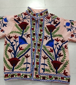 Vestes pour femmes en coton pur réversible avec broderie florale, automne/hiver, fabrication artisanale, bouton unique, finition tissée, taille unique - Product Image 1