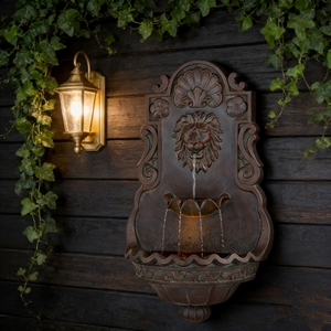 מזרקת קיר לגינה בסגנון ארט דקו מסורתית, בצורת ראש אריה, מוארת לד, מופעלת חשמלית, עשויה שרף פיברגלס, התקנה קלה. - Product Image 6