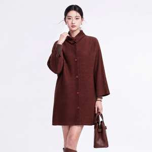 Manteaux décontractés minimalistes de haute qualité pour femmes, à double boutonnage, plissés, grande taille, fins, longueur normale, manches longues, en polyester - Product Image 4