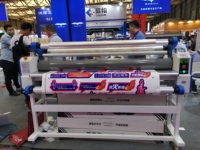 Machine de plastifieuse graphique automatique chaude et froide 60C pour l'amélioration graphique