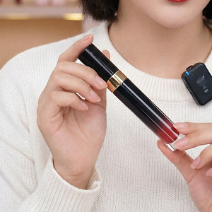 Gloss à lèvres nude noir en tube rond 5ml, fini brillant, effet dégradé - Product Image 2