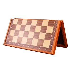 <span class=keywords><strong>Jeu</strong></span> <span class=keywords><strong>d</strong></span>'échecs en bois pliable Yu Sheng International – Échiquier portable <span class=keywords><strong>pour</strong></span> enfants et <span class=keywords><strong>d</strong></span>ébutants – Pièces haut de gamme au design saisissant - Product Image 5