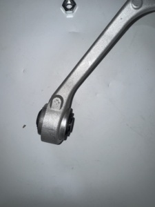 Pour les bras de contrôle supérieurs avant en aluminium <span class=keywords><strong>Jaguar</strong></span> XJ et XF. C2Z29115, XR857883 et XR857652. - Product Image 6