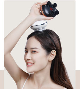 Masajeador eléctrico para el cuero cabelludo de diseño moderno de alta calidad EMS, masajeador portátil para la cabeza y el cuerpo con luz roja y color personalizado - Product Image 3