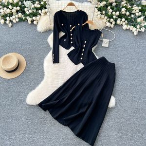 เสื้อกั๊กแขนกุดติดกระดุมโลหะ เสื้อคาร์ดิแกนแขนยาวทรงเข้ารูป กระโปรงครึ่งตัว ชุดเซ็ต 3 ชิ้นสำหรับผู้หญิง แฟชั่น - Product Image 2