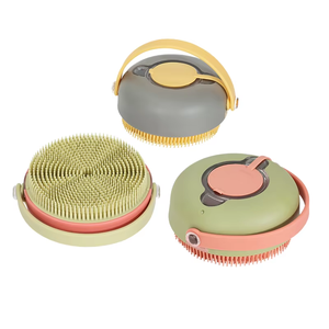 Cepillo de Baño para Mascotas con Dispensador de Champú y Jabón, Cepillo de Baño de Cerdas Suaves para Masaje para Perros y Gatos - Product Image 1