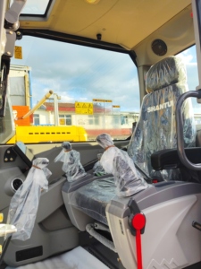 Mini-excavatrice sur chenilles Shantui SE60 avec moteur diesel turbocompressé, boîte de vitesses PLC et roulement pour une efficacité élevée et une polyvalence dans la construction - Product Image 6