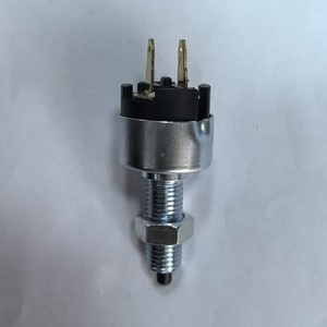 Interruptor de luz de freno Mitsubishi Mc134474 12v para reemplazo y reparación - Product Image 3