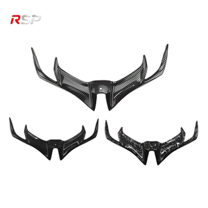 Alerón Delantero Aerodinámico Universal V3 de Plástico ABS con Diseño de Aleta de Tiburón para Motocicletas de Calle - Product Image 1