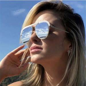 Lunettes de soleil ovales rétro de luxe pour femmes, tendance 2019, avec verres miroir, protection UV400, surdimensionnées - Product Image 2