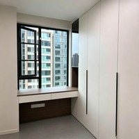 Meuble de cuisine intégré et armoire, conception personnalisée pour toute la maison, finition en placage mélaminé, rangement multifonctionnel