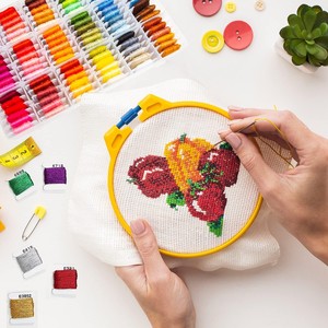 Kit de fils à broder 108 couleurs, 99% <span class=keywords><strong>coton</strong></span>, 9 fils métalliques, codage couleur <span class=keywords><strong>DMC</strong></span>, pour point de croix et bracelets d'amitié - Product Image 6