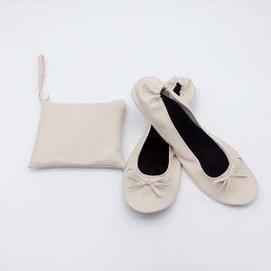 Vente en gros de <span class=keywords><strong>ballerines</strong></span> pliables nues personnalisées imprimées cadeaux de mariage d'été pour les invités fermeture à enfiler légère - Product Image 4