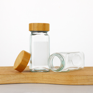 Venta al por mayor vacío cuadrado cocina 4oz 100mL botellas <span class=keywords><strong>de</strong></span> condimentos pimienta vidrio especias tarro con coctelera tapas <span class=keywords><strong>de</strong></span> madera - Product Image 3